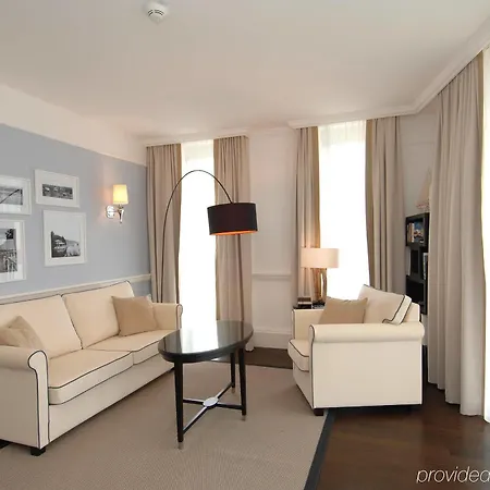 酒店 Lake's - My 4*