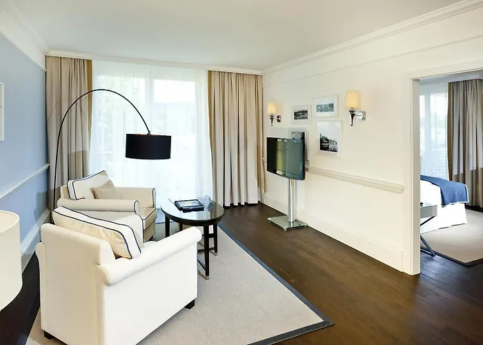 Hotel Lake's - My 4*