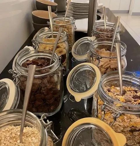 فندق Lake's - My